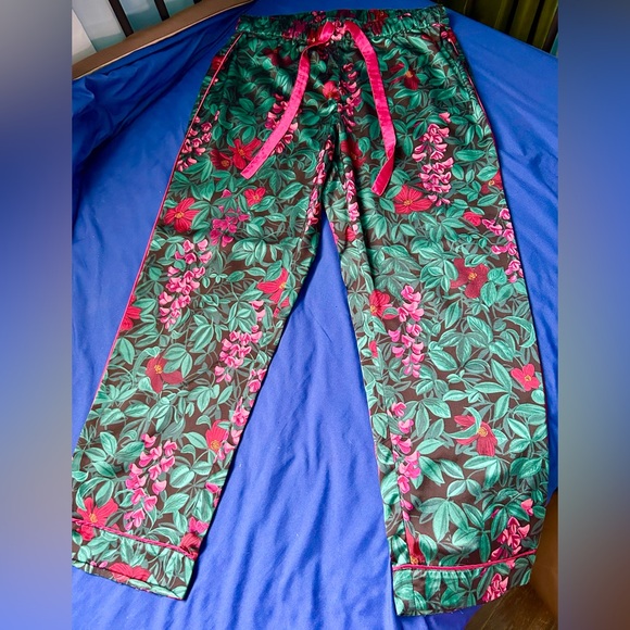 Ann Taylor Dark Green, Pink Tropical Floral Pajama Set, Size M - Picture 9 of 15